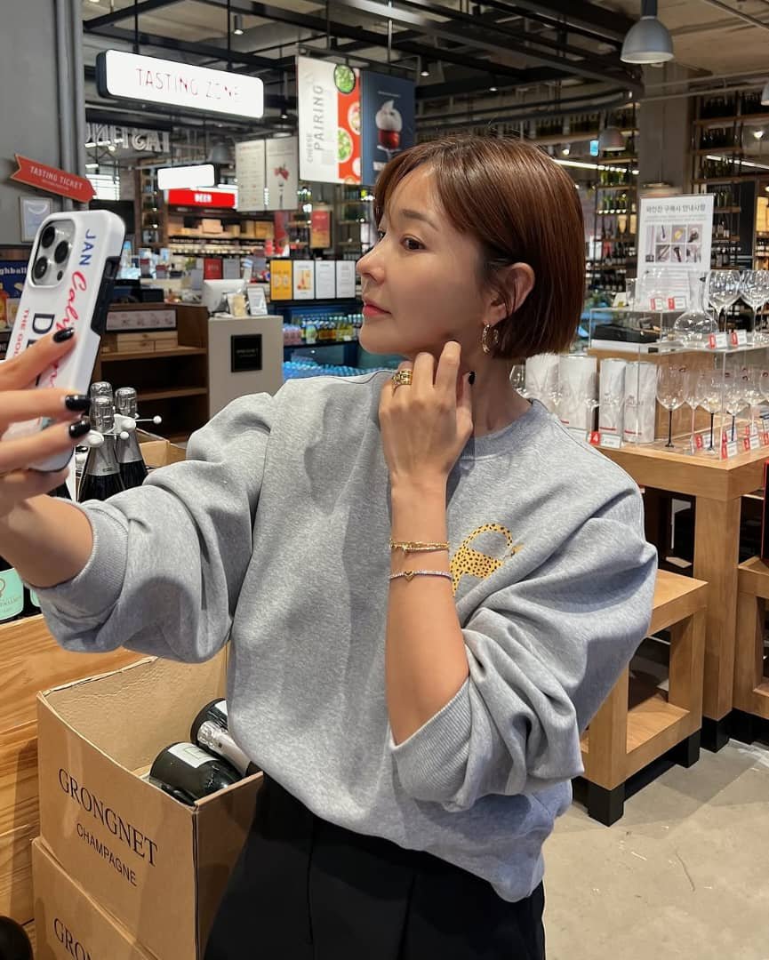 soojinblesvz's tweet photo. Hello🌹 https://t.co/9PGyZGtyjT