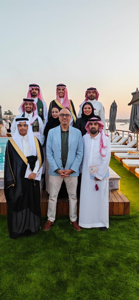 Mutl3_c's tweet photo. شرفٌ عظيم أن أمثّل المملكة العربية السعودية، إلى جانب نخبة من أبناء الوطن

ضمن تجربة التبادل الثقافي في جمهورية مصر العربية، حيث تجسّد الفخر بهويتنا وثقافتنا
وحملنا إرث وطن نفخر بالانتماء إليه وتمثيله.

فما أعظم أن تحمل اسم وطنك، وما أجمل أن تمثّله 

تجربة ستبقى مصدر فخر واعتزاز https://t.co/0y7njoTRWn