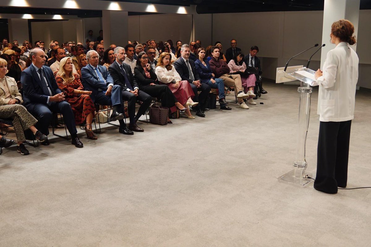 MA_GarciaMartin's tweet photo. Sánchez ha convocado elecciones por miedo y porque su Gobierno está agotado.

Frente a la corrupción del sanchismo, el @ppmadrid y @ppopular está unido para defender nuestro proyecto y ofrecer una alternativa de futuro. https://t.co/UYMwxxRiQQ