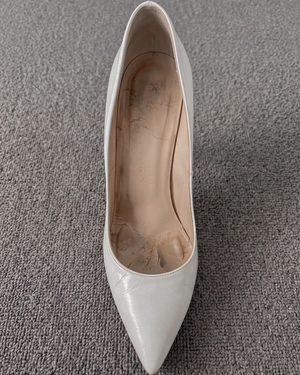 toohotdoll's tweet photo. At 18, even 4.5 inch pointed pumps are part of my everyday wardrobe.
And honestly, these are actually some of the lowest heels I own. I have plenty of pairs that are much higher, and I wear those regularly too. High heels every single day is just completely normal for me. 🤍 https://t.co/2rKvuNZwbe