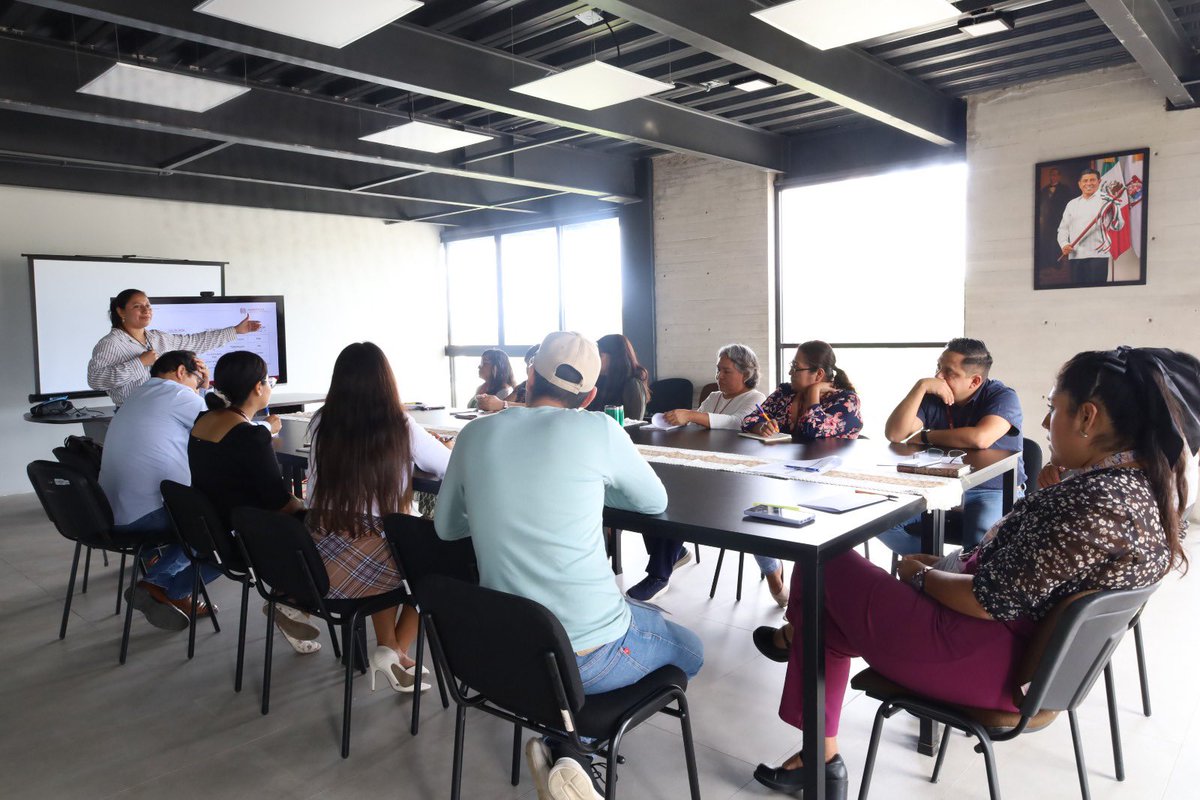 Catastro_GobOax's tweet photo. Colaboradoras y colaboradores del #ICEO participaron en el curso “Carga de Obligaciones de Transparencia (Sistema de Portales de Obligaciones de Transparencia - PNT)”, a cargo de la Secretaría de @HonestidadOax, https://t.co/RSIUHMoB0A