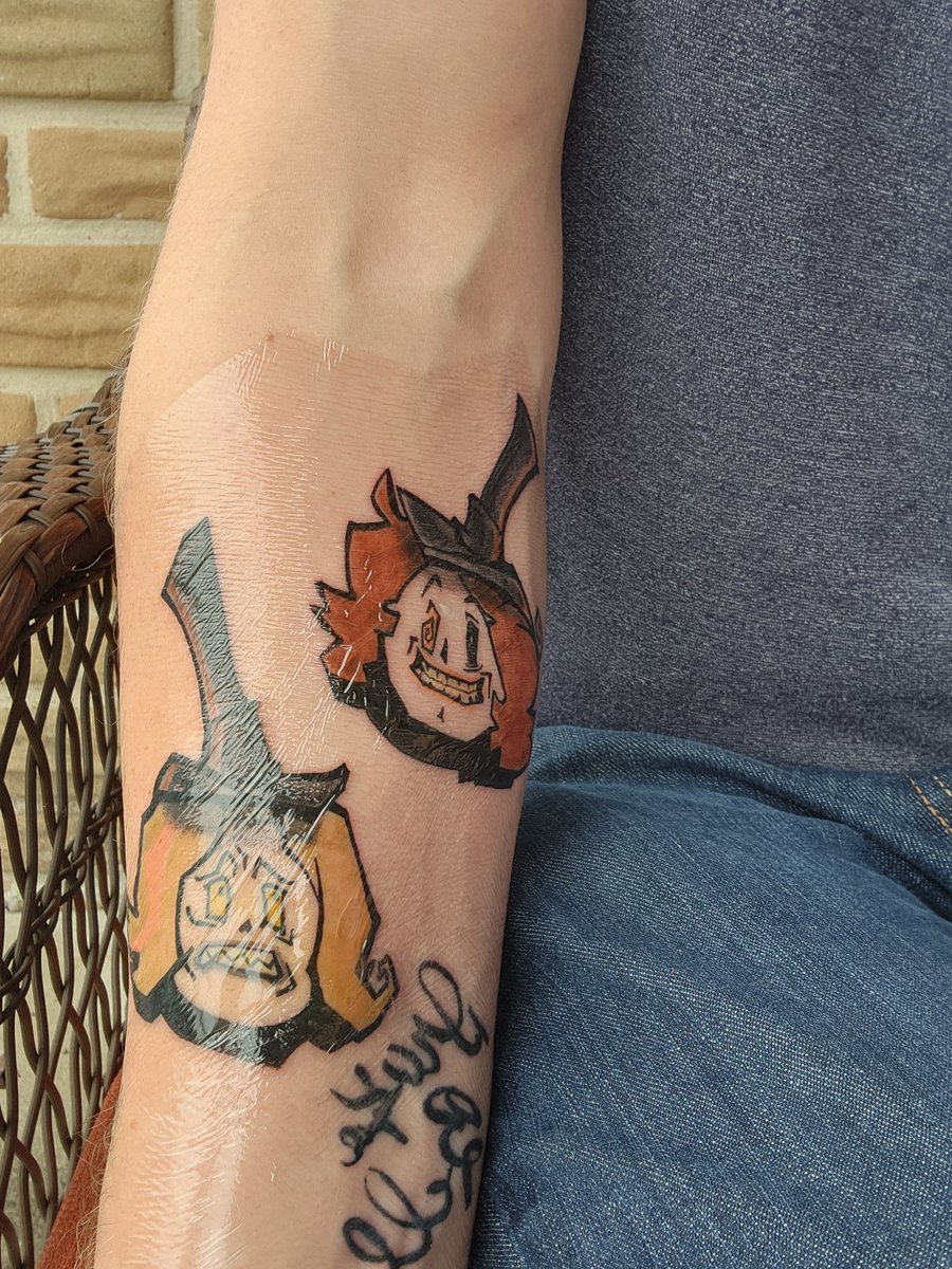 5FingyDiscount's tweet photo. @GameGrumps spooky season is here baby and I'm ready https://t.co/NXCi0kEVO2