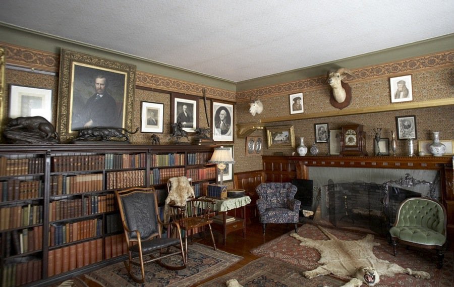 BBHerodotus's tweet photo. Theodore Roosevelt’s library at Sagamore hill. 

A dream library for me. https://t.co/VC02Gbh1s9