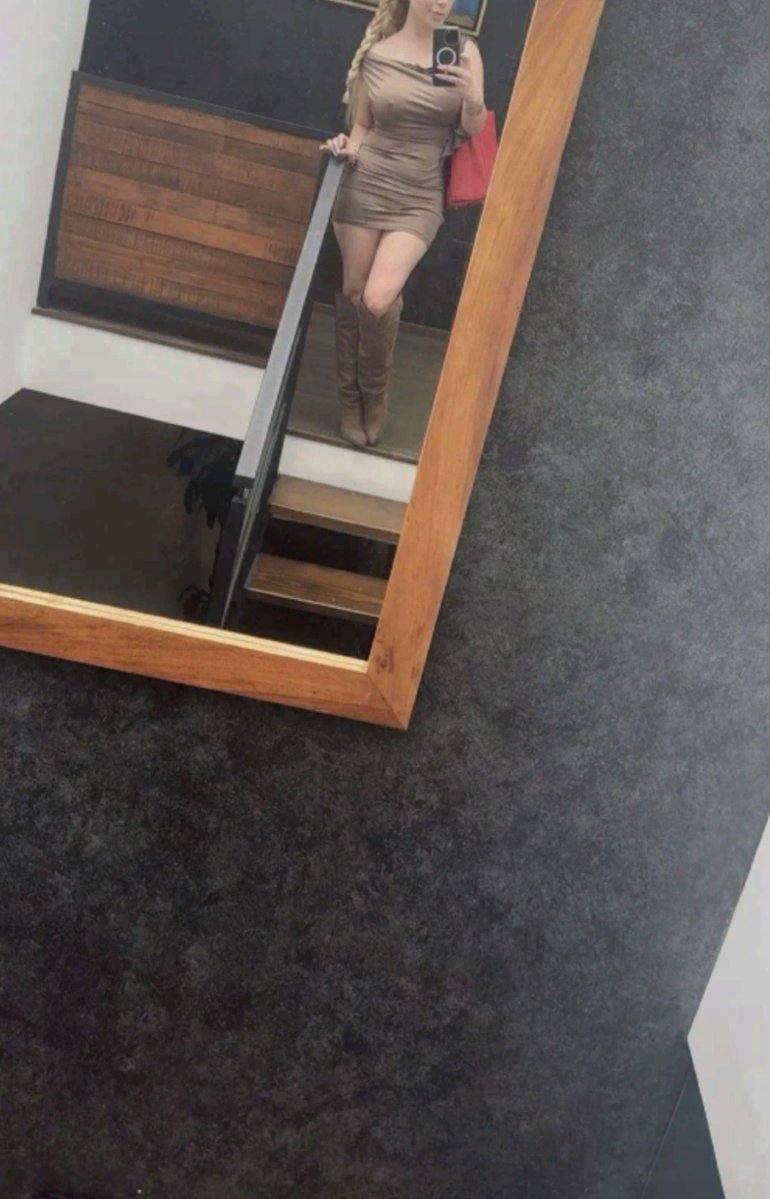 azulmodell's tweet photo. Hola Amores de Puebla 😍 Recuerden que tenemos promociones y tambien aceptamos pagos con tarjeta de credito

Estamos a un mensaje de distancia 😍😘

#puebla #cholula #atlixco #poramorapuebla #felizlunes #karina #lagranja #lacasadelosfamososmexico #wendy #chivas https://t.co/KoHz89zTCg