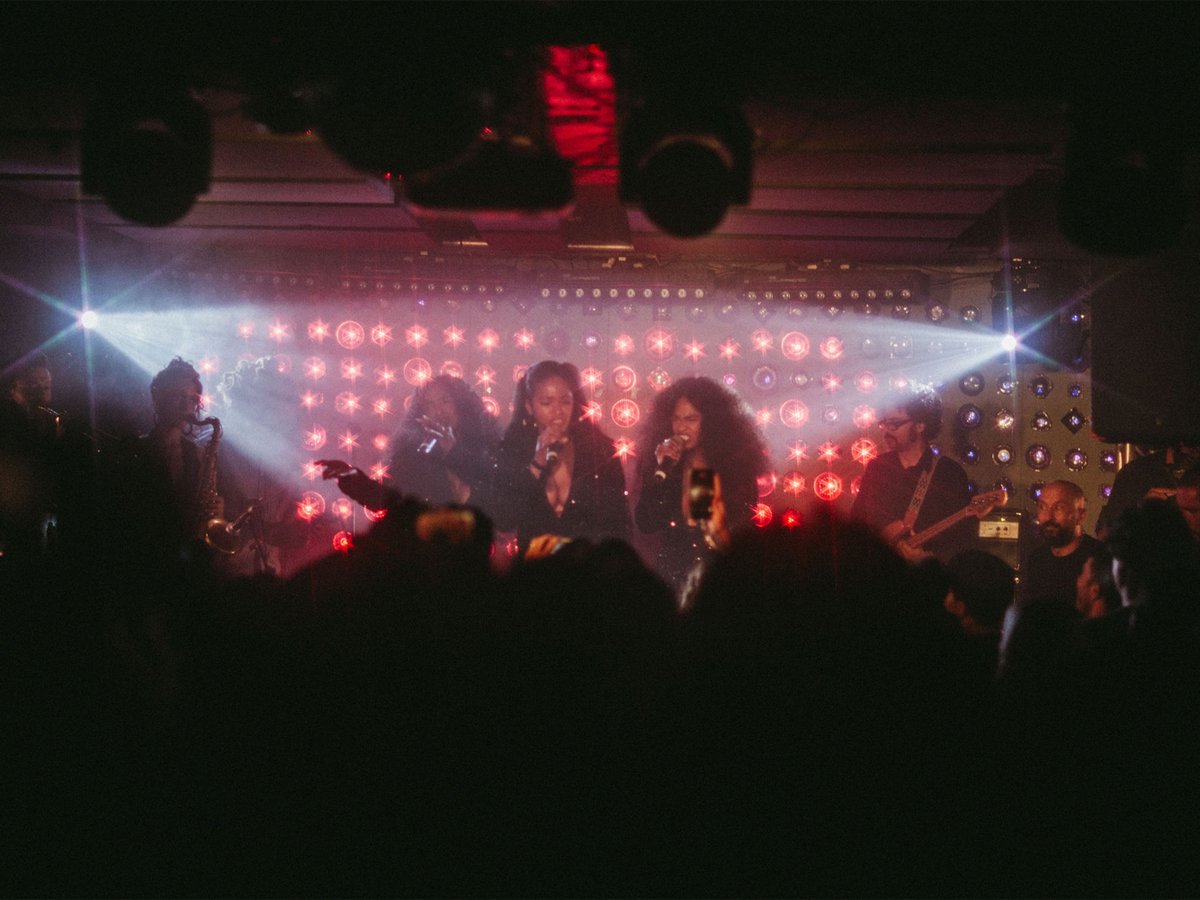 Womacksisters's tweet photo. New York we love you!! Cheers to a sold out week 💋🥂

We’re unveiling a little surprise tomorrow. Sign up and we’ll text it to you 🫶https://t.co/jCFler72KK https://t.co/cUU4ZEgiTR