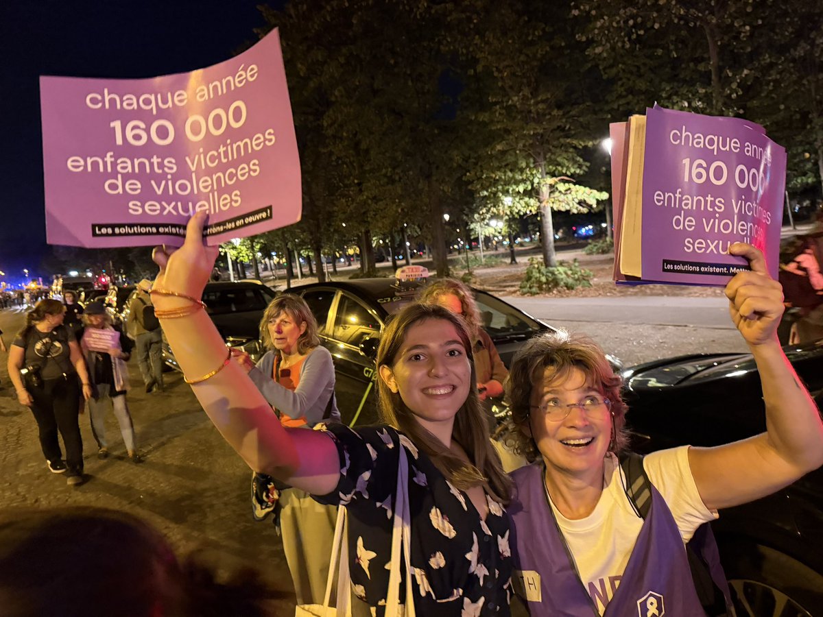 guillaumegarot's tweet photo. Ce soir à la rencontre des militantes et militants mobilisés près de l’Assemblée pour soutenir la Loi Intégrale contre les violences sexuelles et sexistes.  

Avant de revenir en séance pour porter avec les @socialistesAN cette attente tellement légitime d’action publique forte. https://t.co/I7Pq7RSoU5