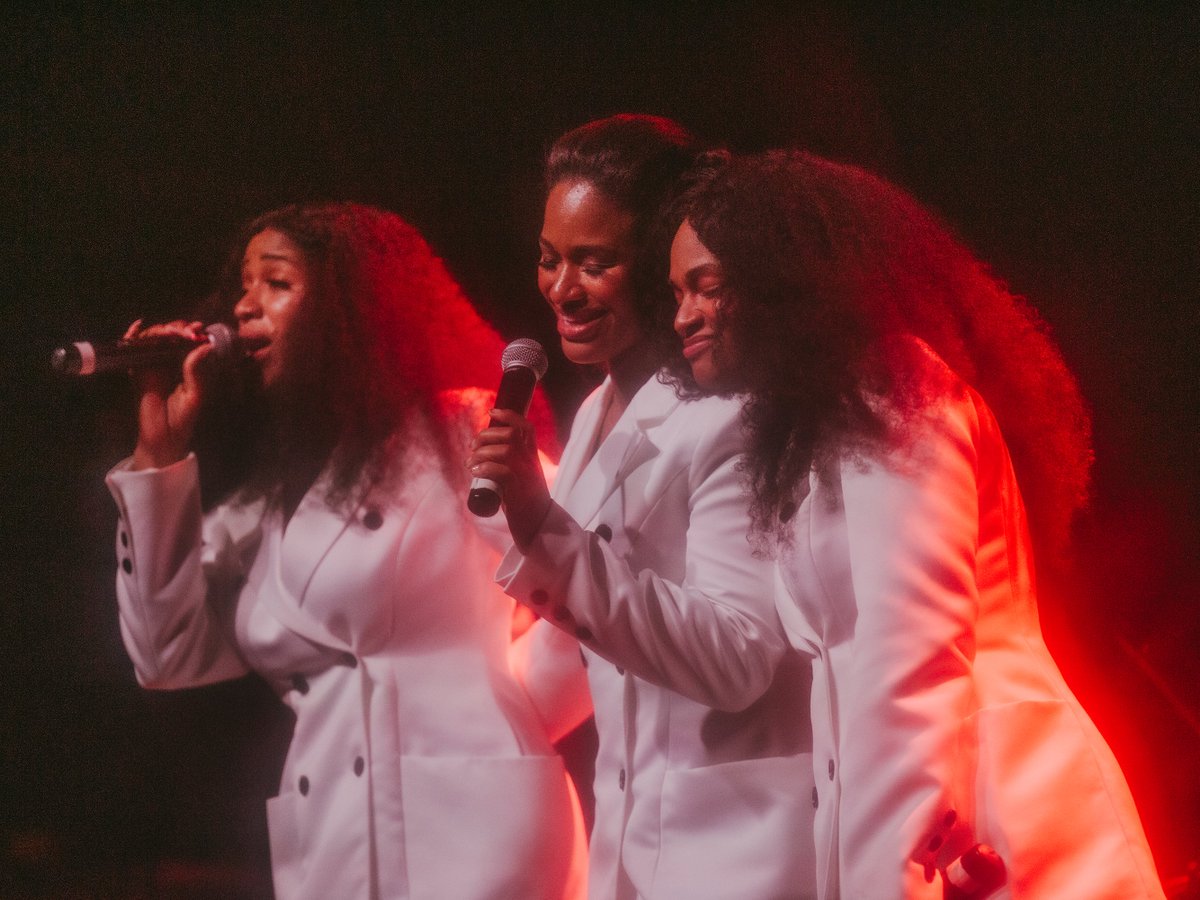 Womacksisters's tweet photo. New York we love you!! Cheers to a sold out week 💋🥂

We’re unveiling a little surprise tomorrow. Sign up and we’ll text it to you 🫶https://t.co/jCFler72KK https://t.co/cUU4ZEgiTR