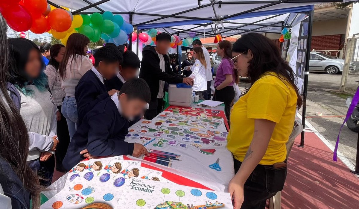 saludazuay_'s tweet photo. #Cuenca | Con el fin de prevenir la Desnutrición Crónica Infantil, el Centro de Salud de Llacao realizó una feria de salud interinstitucional. Trabajamos de manera articulada para proteger la salud de la población, desde un enfoque individual, familiar y comunitario. https://t.co/oHEiss8f60
