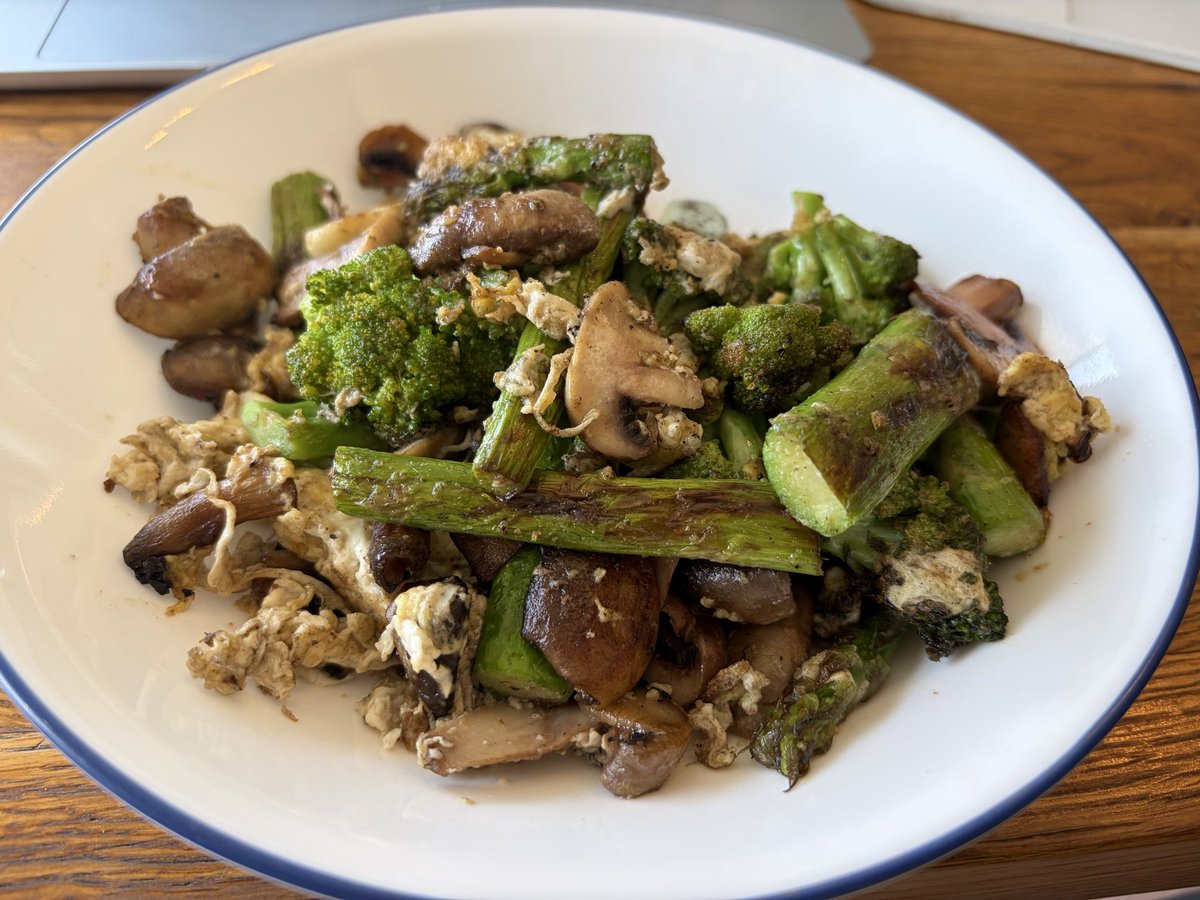 sfrantzman's tweet photo. Breakfast idea
Broccoli, asparagus, mushroom scrambled egg
Dash of salt and pepper, quarter cup quality unsalted butter
#chezfrantzman https://t.co/YzD5Tbb1bK