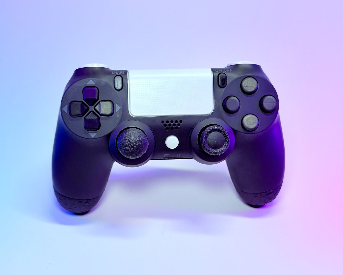 ZeroControllers's tweet photo. MH4 Analog

• JS13 PRO+
• Zero click full
• Zero reflex x2
• Black soft touch
• Splatter grip rear
• DSE stick caps
• White accessory buttons https://t.co/V6EfS2VQ4y
