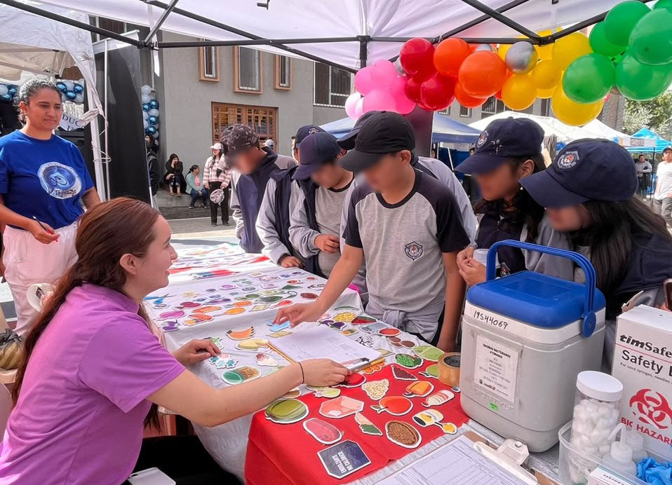 saludazuay_'s tweet photo. #Cuenca | Con el fin de prevenir la Desnutrición Crónica Infantil, el Centro de Salud de Llacao realizó una feria de salud interinstitucional. Trabajamos de manera articulada para proteger la salud de la población, desde un enfoque individual, familiar y comunitario. https://t.co/oHEiss8f60