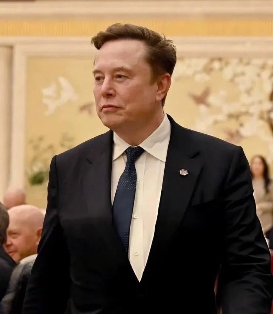 CEOElonMus782hv's tweet photo. Be honest:

Raise your hand if you still strongly support Elon Musk regardless of the media drama 👀🚀🔥

A. Full support 💯
B. Not supporting https://t.co/WtVjQ00QW6