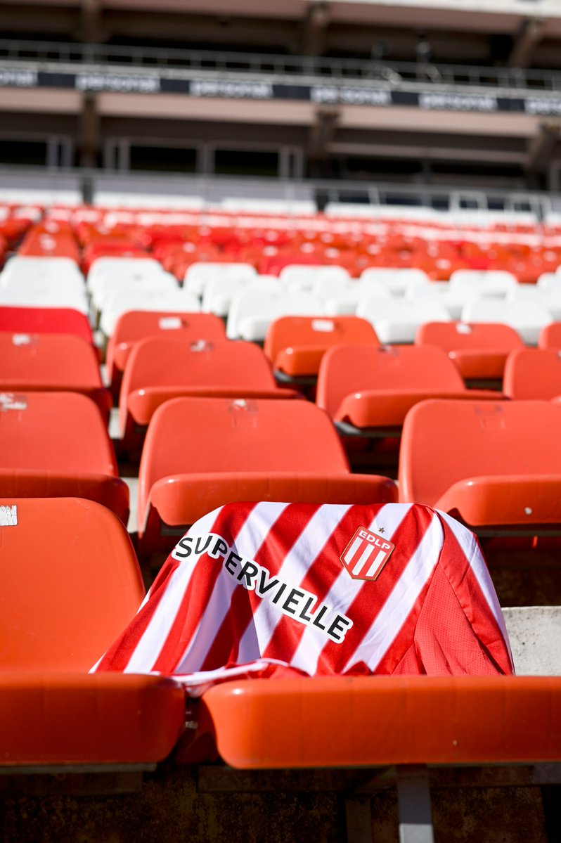 EdelpOficial's tweet photo. Nuestros colores en todos lados 🚩🏳️ https://t.co/KNLT6ASUfX