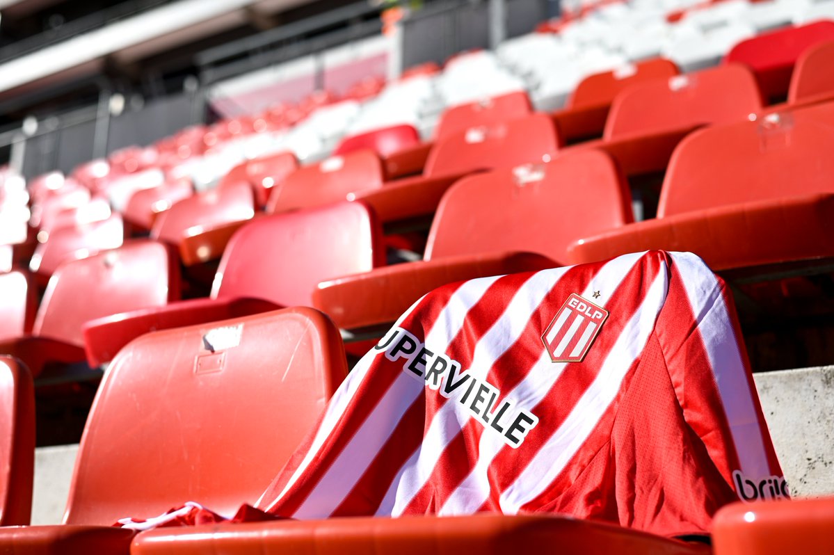 EdelpOficial's tweet photo. Nuestros colores en todos lados 🚩🏳️ https://t.co/KNLT6ASUfX