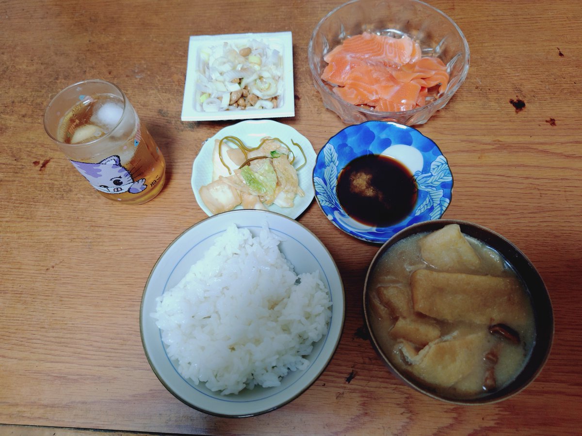 monchan1970's tweet photo. おはようございます。今朝はサーモン切り落とし😄今日も1日頑張ります❗️
＃朝ごはん
＃朝食
＃日常垢
#おっさんの日常垢 https://t.co/OsCjZ4FiDX