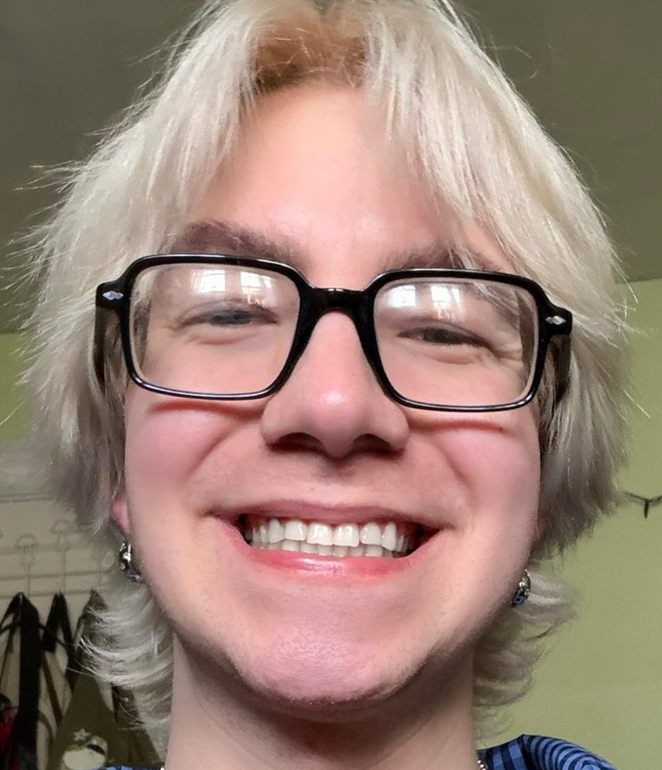 megantranny's tweet photo. @maxxy_rainbow You really are such a fucking ignorant, how do you expect a starting doll brand with one creator, to have the same quality of a household doll brand? And also you're one to talk honey https://t.co/c2KNGb3hIp