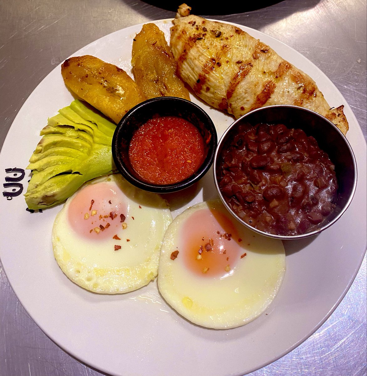 Chef_MarchellyA's tweet photo. Ustedes desayunarían así https://t.co/LkEM610GKg