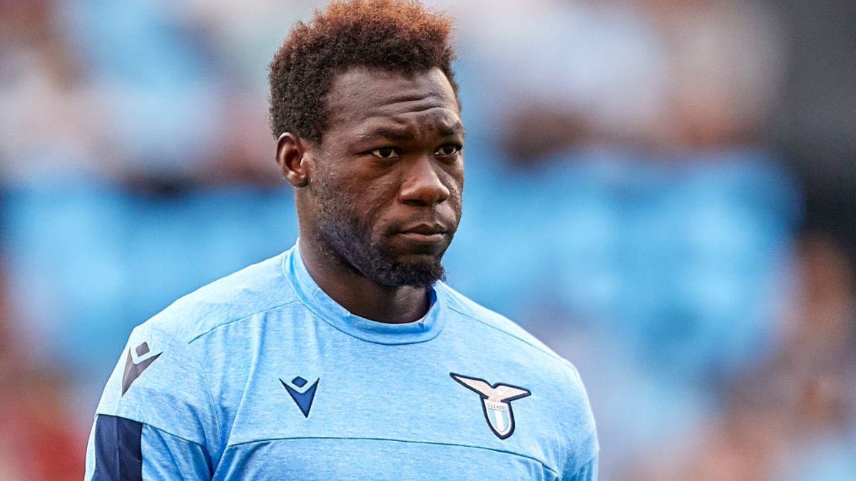 AllRoundLazio's tweet photo. “Alla #Lazio, #Caicedo mi fece un duro intervento senza senso. Mi sono rialzato e gli ho chiesto: 'Cosa stai facendo?'. Lui ha risposto: 'E tu chi sei? Perché parli?'. Poi mi ha dato uno schiaffo in faccia. E io gliel'ho restituito subito”.
🗣️ Bobby #Adekanye a @VI_nl https://t.co/p2VrGv9xvC