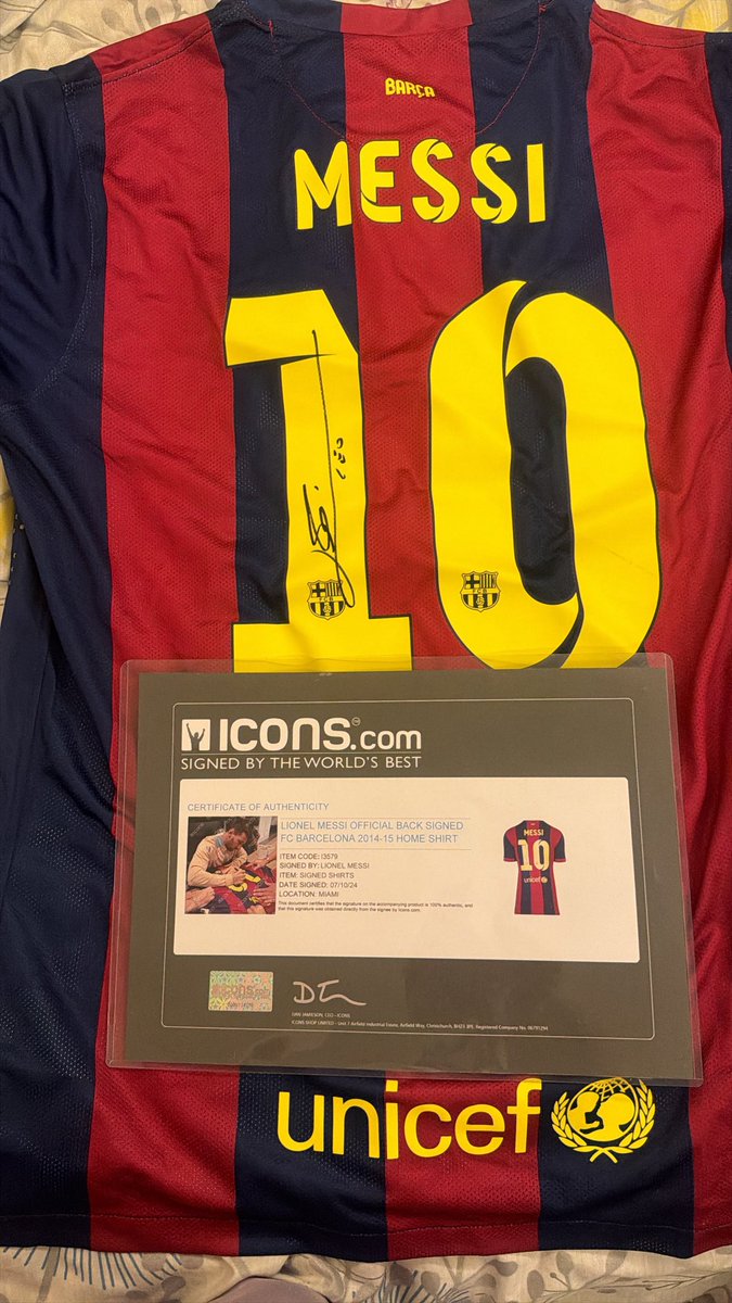 alalmi_2's tweet photo. متوفر تيشرتات موقعه من لاعبين 
تيشرت ميسي برشلونه 2014 مع شهاده 
تيشرت الهلال موقع من جميع اللاعبين 
تيشرت كريستيانو ريال مدريد البنفسجي 2018 https://t.co/iOXU92yCPI