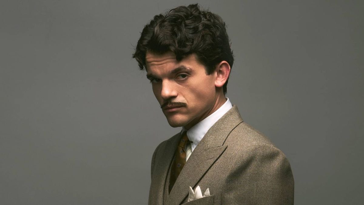 mikaelson31hale's tweet photo. 💥BOMBAZO💥
🔎 #TheBBC ha confirmado oficialmente ahora que el próximo programa de TV de BBC One y BritBox, #Hercule, adaptará el aclamado libro de 1932 de #AgathaChristie, ¡Peril at End House! 📖

Leer más: https://t.co/TvJyLlRNlw https://t.co/P4o8zR8H9M