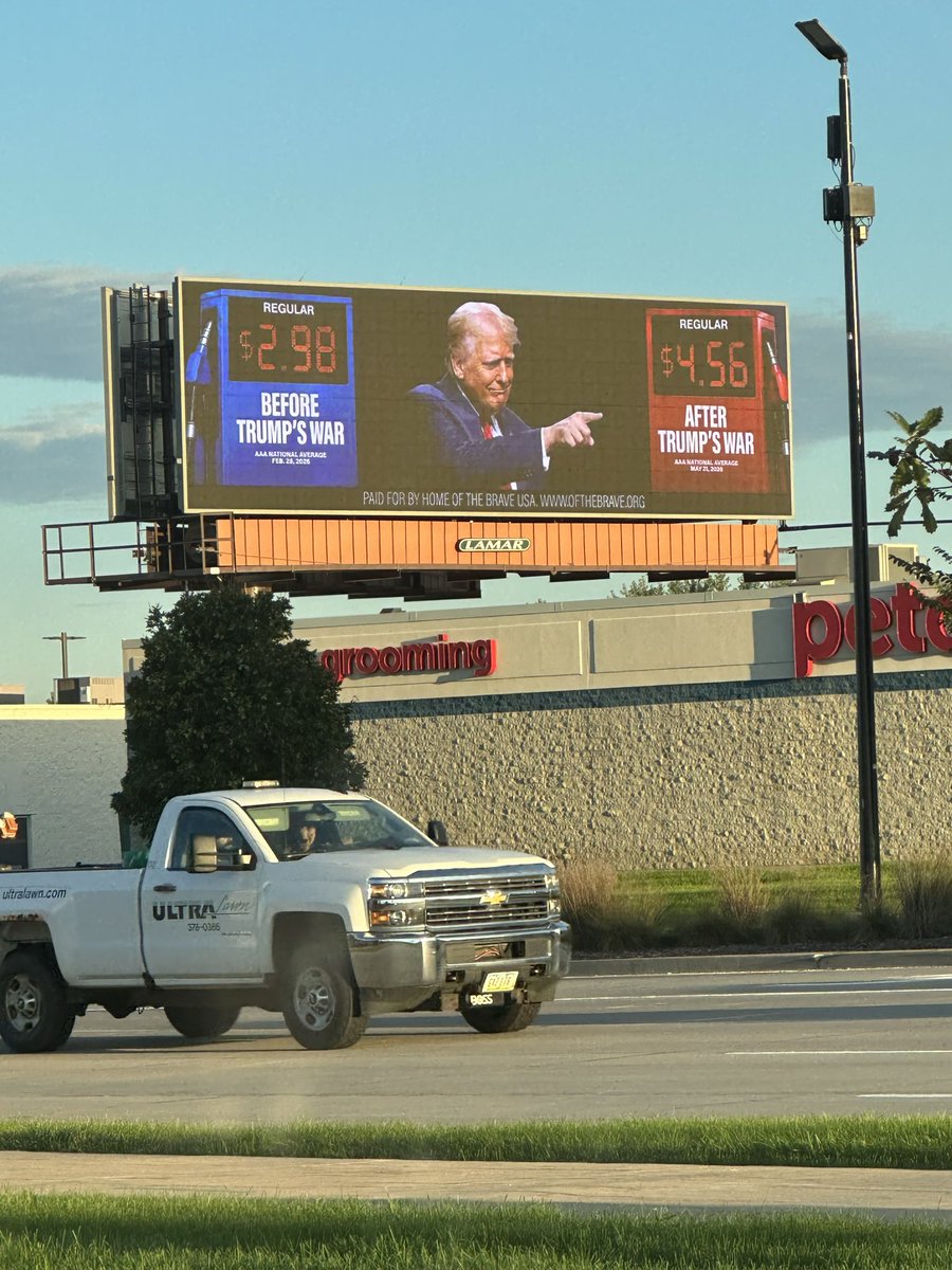 JustJulie's tweet photo. @SarahLongwell25 @OfTheBraveUSA All over #Iowa too 💙💙💙 https://t.co/LXjGqnxn4w