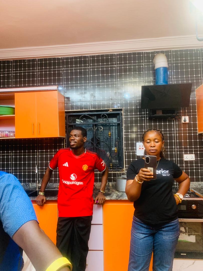 BCSStudiosTV's tweet photo. Off-camera energy on the WHEN LOVE WAITS set 😄

Between takes in the kitchen, somebody always has their phone out. Tag the friend who documents everything 📸👇

#WhenLoveWaits #BehindTheScenes #Nollywood https://t.co/VnszBGw8PD