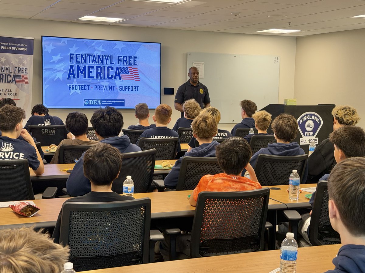DEASEATTLEDiv's tweet photo. DEA Seattle Outreach had the opportunity to share #FentanylFreeAmerica with the Young Men's Service League (Bellevue Chapter)  at their monthly meeting. We shared our #OnePillCanKill message along with Angel Mom, Maria Petty, who lost her son, Lucas, to fentanyl poisoning when he was 16 years-old. 
Find resources here>>https://t.co/XIZgewCCYE
@DEAHQ @TheJusticeDept @DEATerryCole