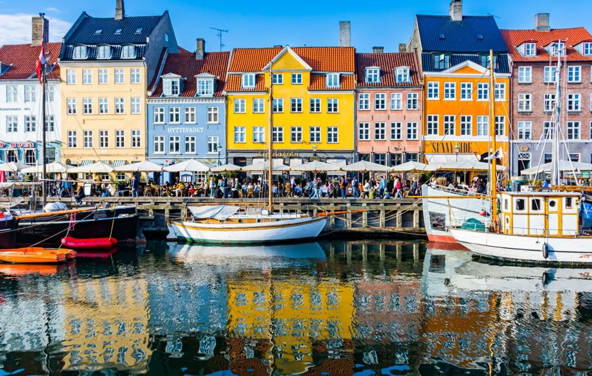 mrstartups's tweet photo. Your own home for €35,000 and a job paying €3,000 a month. 🏡💼

Would you move to Denmark for a life like this? 🇩🇰

We spend so much time thinking about upgrading our phones.
What about upgrading our lives?
Want to see homes and job listings?
Comment “DENMARK” 👇 https://t.co/V3oQam89FE