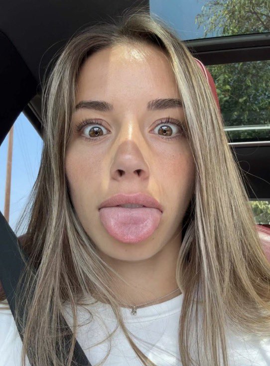 pumpygoons's tweet photo. You would do anything for a chance to lick her face 🫧💦💕 https://t.co/POAqAjdmZi