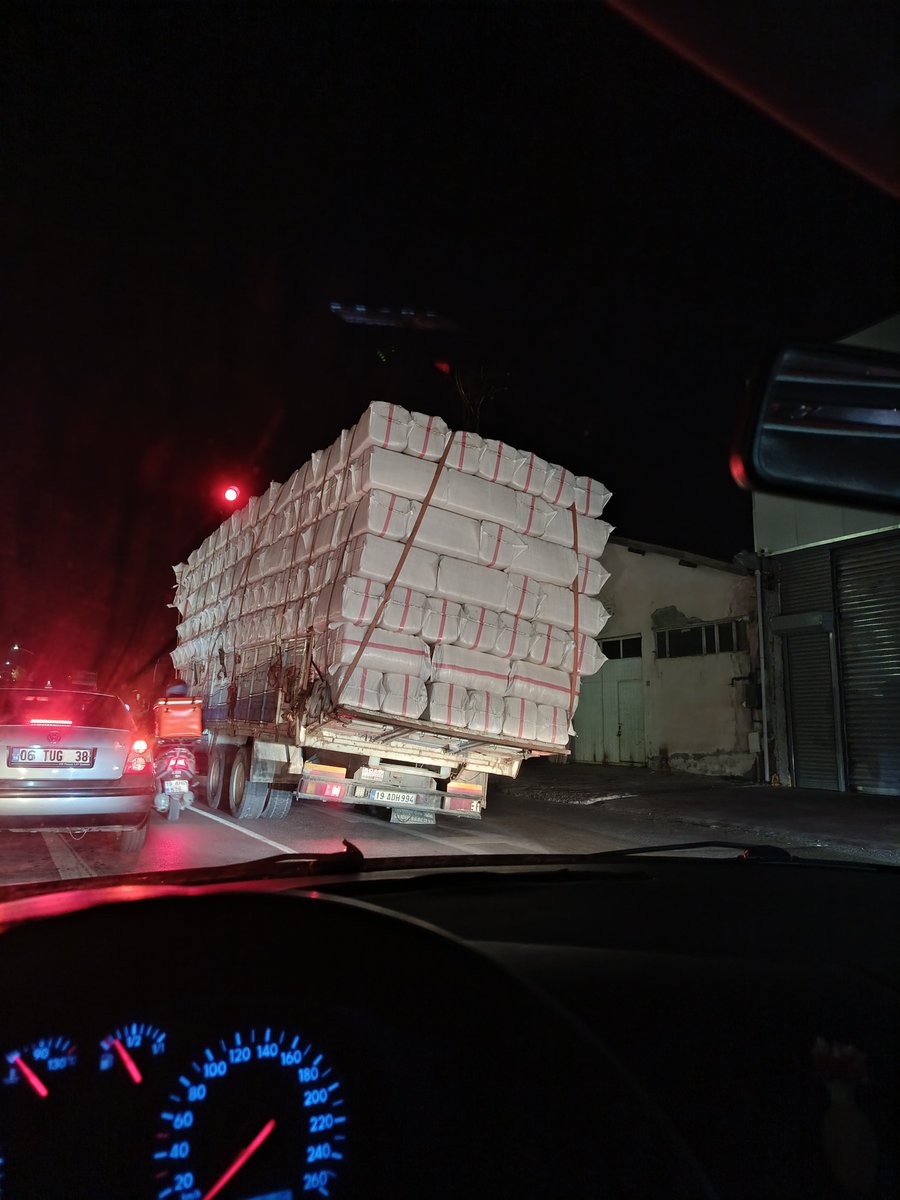 cvngizhan's tweet photo. hayat denen illetin üstümüze yüklediği sorumluluk https://t.co/m7RPtJ7i95
