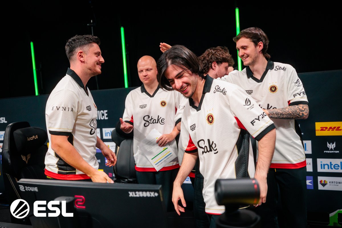 TeamVitalityCS's tweet photo. See you in the Spodek 🇵🇱🐝 https://t.co/6XPWOVNbyP