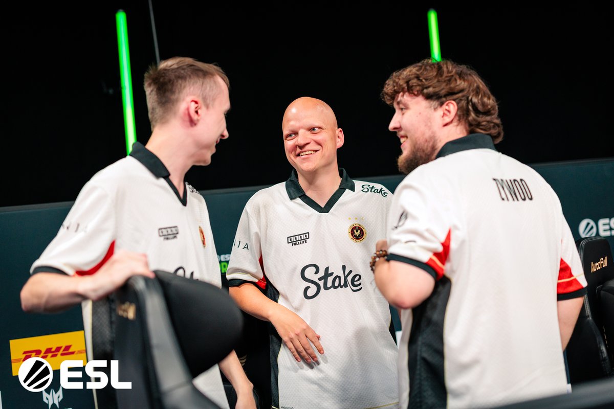 TeamVitalityCS's tweet photo. See you in the Spodek 🇵🇱🐝 https://t.co/6XPWOVNbyP