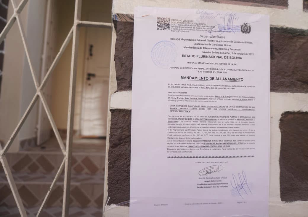 AygunBoDigital's tweet photo. 🔶#Aygün | 🚨 La FELCN allanó y precintó un inmueble en Miraflores que habría funcionado como oficina de campaña de Eduardo Del Castillo. El operativo se realizó por el caso Sebastián Marset. #EduardoDelCastillo #FELCN #Marset #Miraflores #LaPaz #Bolivia https://t.co/JVm38vTut4