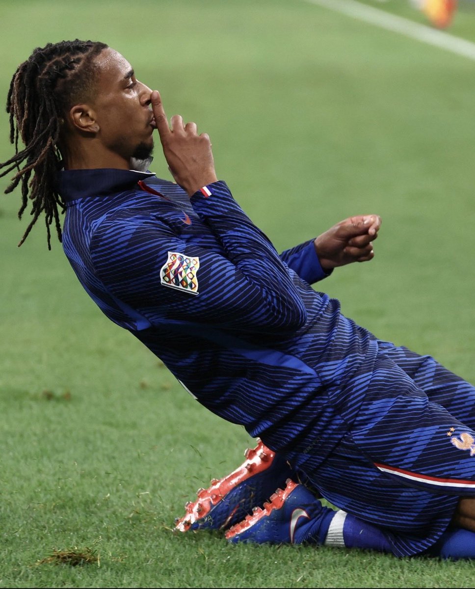 ToinouleZGA's tweet photo. Merci Olise, juste merci… 🇫🇷

-2 buts⚽️
-1 passe décisive🎯
-4 tirs☄️
-2 occasions créées💫
-9 avancées progressives💫
-26 passes réussies🎯
-3 centres tentés🎯
-2 récupérations💪
-Tout ça en 30 minutes✨

#FRABEL https://t.co/WLtTWdmak4