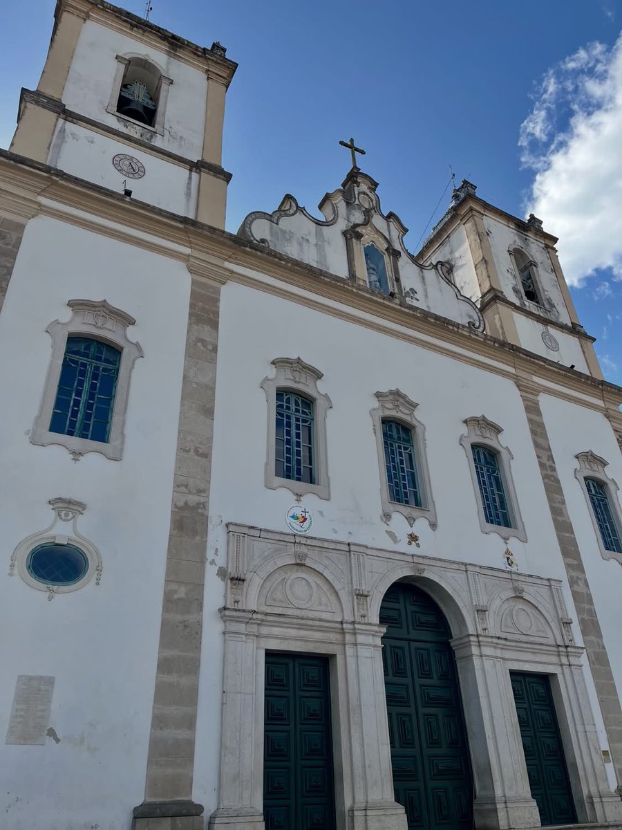 AlissandroLima's tweet photo. Sempre que volto a Santo Amaro, passo por aqui.
Não é sobre religião. É sobre memória, afeto e pertencimento.
Algumas das minhas melhores lembranças da infância têm esse lugar como cenário. 

#santoamaro #reconcavobaiano #santoamarense #igrejanossasenhorapurifucacao https://t.co/uum04ZK3W4