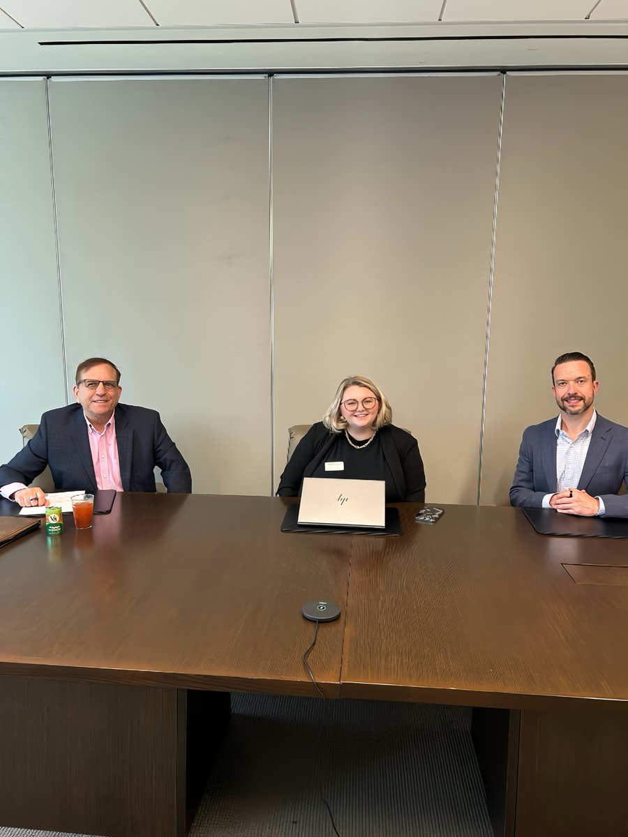 SLKLAW's tweet photo. Shumaker’s Ashley Cole recently moderated Tampa LMA’s The Future of Legal Marketing: MarTech & AI in Action panel, exploring how MarTech, AI, and AEO are transforming legal marketing, business development, and client engagement.
#shumaker #LMA #AI #businessdevelopment #panel https://t.co/sfOCEDGa2y