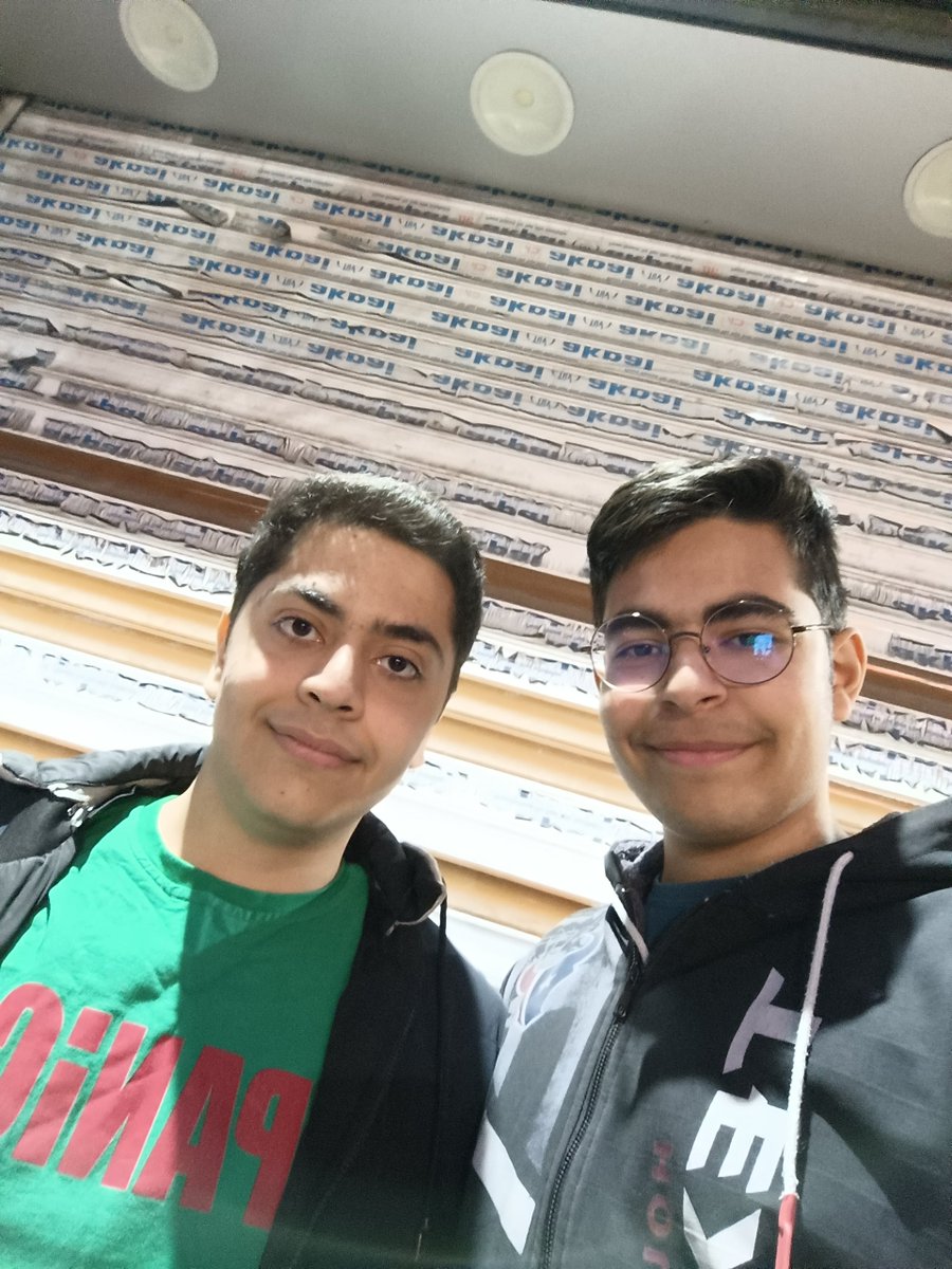 SeyedSenator's tweet photo. دوست خوب و قدیمی ام آقای سروش لبافی رتبه ۹ تجربی کشوری. 
آرزویی موفقیت تمام قدر رو دارم براشون؟ https://t.co/KOlrbK7MKP