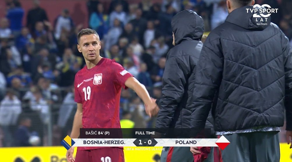 Zbychugrabowski's tweet photo. Spójrzmy na pozytywy po tym meczu:

- to dopiero pierwsza porażka w historii meczów z Bośnią i Hercegowiną
- to dopiero druga porażka reprezentacji Polski w dywizji B Ligi Narodów
- to dopiero czwarta porażka reprezentacji Polski w tym roku
- to dopiero czwarta porażka za kadencji Urbana
- zremisowaliśmy pierwszą połowę 
- byłoby dużo łatwiej gdybyśmy grali z jednym przeciwnikiem
- przegraliśmy z drużyną, która wyszła z grupy na mistrzostwach świata, na które nie pojechaliśmy
- mamy 4 punkty przewagi nad miejscem spadkowym
- sztuką jest grać w piłkę na takiej murawie
- ostatni raz widziałem tyle nierówności na maturze z matematyki
- oddaliśmy dwa razy więcej strzałów niż BiH
- Wiktor Nowak jest odkryciem tego zgrupowania
- Kayah jest lepsza od Bregovicia
- bimber jest lepszy niż rakija
- Bochnia ma lepszą sól niż Bośnia
- Cezary Kulesza nie musiał być odprowadzony do pokoju hotelowego
- Szczęsny z czystym kontem
- Krychowiak bez kartki 

#BIHPOL