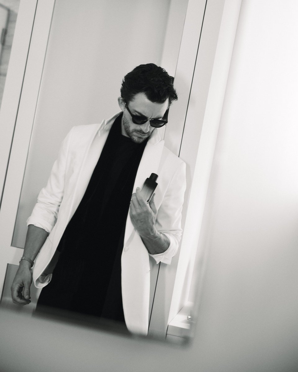 badpostjbailey's tweet photo. it’s absurd how gorgeous he is https://t.co/7rdyk5huW7