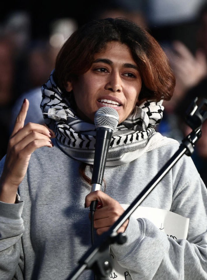 visegrad24's tweet photo. The anti-Israeli Palestinian Member of Parliament representing France, Rima Hassan, has destroyed an exhibition in the European Parliament about the October 7th Massacre and thrown the Israeli flag on the floor

🇫🇷🇵🇸🇪🇺 https://t.co/3IQIdD9fvK