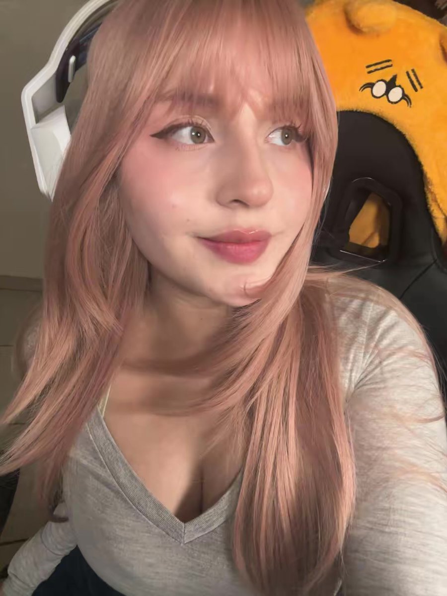 rubynavx's tweet photo. LOGRAMOS ENTRAR A #DEDSAFIOMinecraft4 !!! AAAAAAAAAAAAAA✨✨✨ 
YA EN VIVO POR https://t.co/IuzaDcYdrn 💚 https://t.co/BiHyZteVTE
