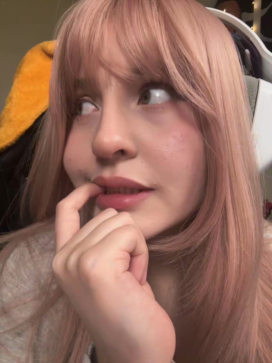rubynavx's tweet photo. LOGRAMOS ENTRAR A #DEDSAFIOMinecraft4 !!! AAAAAAAAAAAAAA✨✨✨ 
YA EN VIVO POR https://t.co/IuzaDcYdrn 💚 https://t.co/BiHyZteVTE