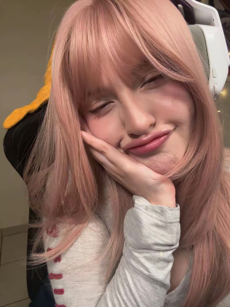 rubynavx's tweet photo. LOGRAMOS ENTRAR A #DEDSAFIOMinecraft4 !!! AAAAAAAAAAAAAA✨✨✨ 
YA EN VIVO POR https://t.co/IuzaDcYdrn 💚 https://t.co/BiHyZteVTE
