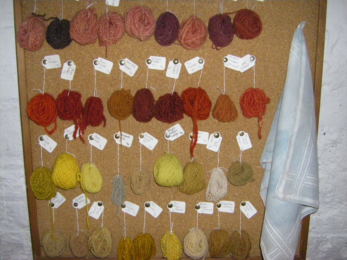 NormaSaunders's tweet photo. #SmallBeautiesHour #ThreadofGold #BecauseofClem samples of natural hedgerow dye. https://t.co/lGWuq93WKL