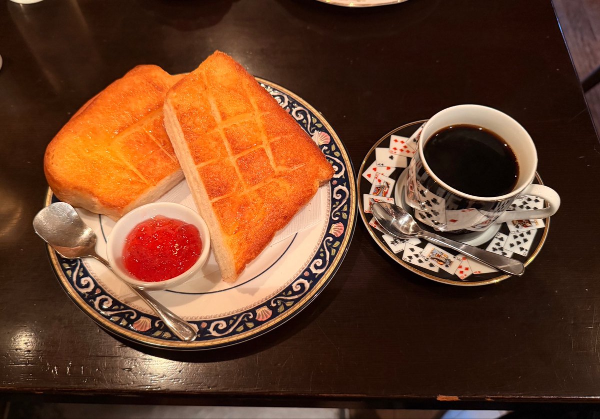 atsushiTSK's tweet photo. ベタな朝食頂いてます♪(´ε｀ ) https://t.co/O6ilRfU8ps