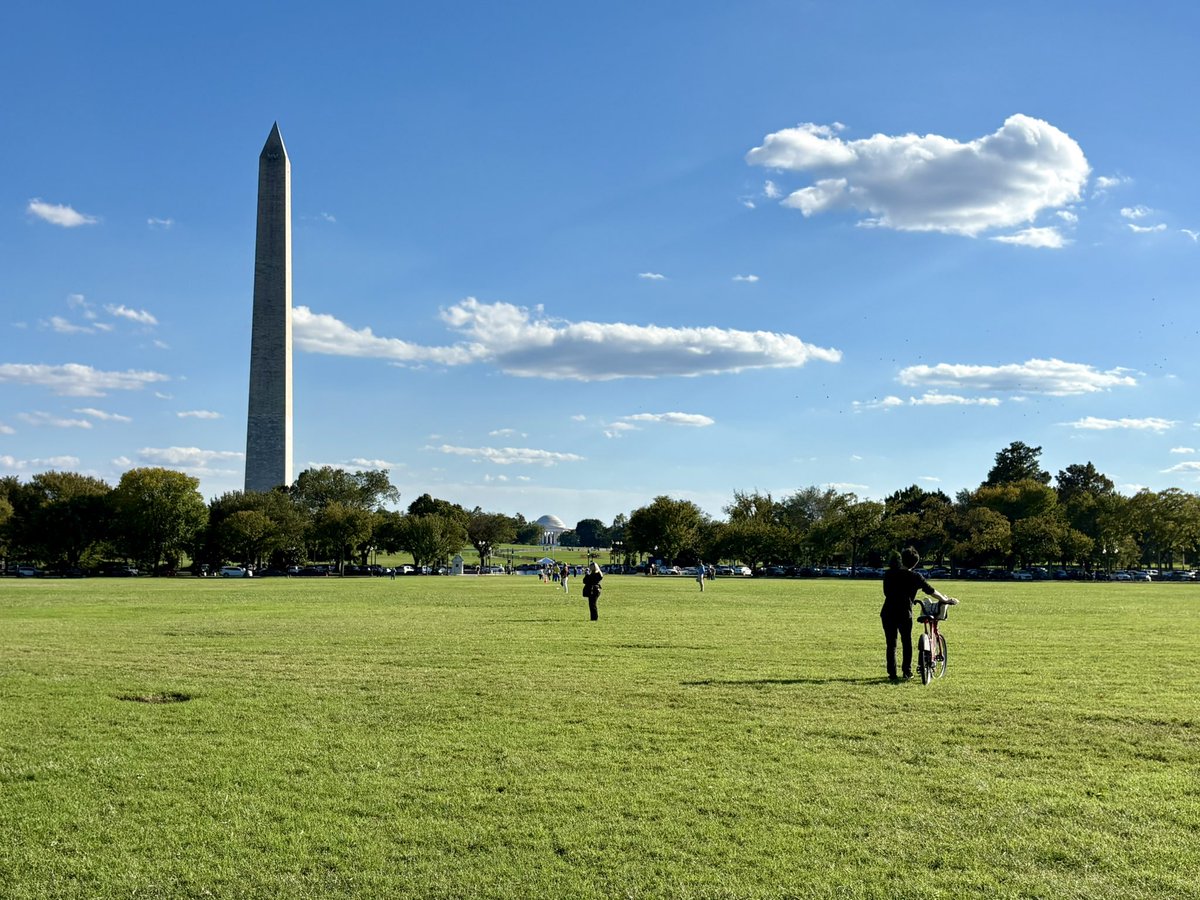 joeflood's tweet photo. I’m shocked. The Ellipse has reopened. This public space has been closed most of the year https://t.co/M9pWA6V6tn