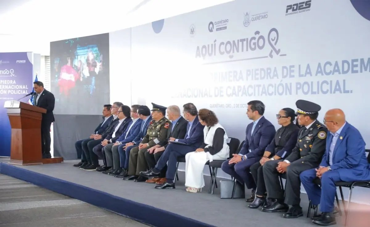 DiarioCAMBIO22's tweet photo. #MéxicoNuestro | Sheinbaum Cuestiona a Kuri, Gobernador de Querétaro, por Academia Policial, Pero Sí Hubo Representantes Federales
https://t.co/puvKMa9HQm https://t.co/HSgufGDkHh