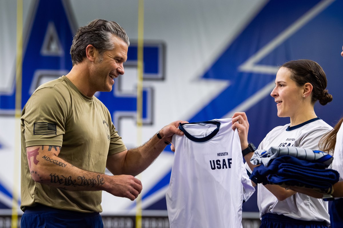 af_academy's tweet photo. 💪Cadets at #USAFA are putting in the work to build the physical readiness required of future warfighters.

The @SecWar joined our cadets for PT, taking part in physical training focused on teamwork, camaraderie and the discipline required to meet the demands of military service. https://t.co/86d50cSU4R