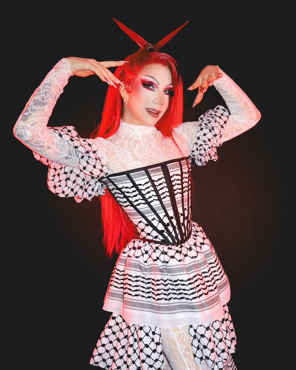 maxxy_rainbow's tweet photo. mind you this is me outside of doll twitter…. yall could never make me insecure 🤭 https://t.co/nkvcV33S2V