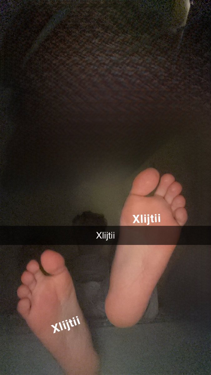 xlijtii's tweet photo. #تحدي_الرجول 
لازم اشتاركك باحلا هاشتاق
👅👅👅👅👅 
يلا بوبي https://t.co/sH5I17pIE5